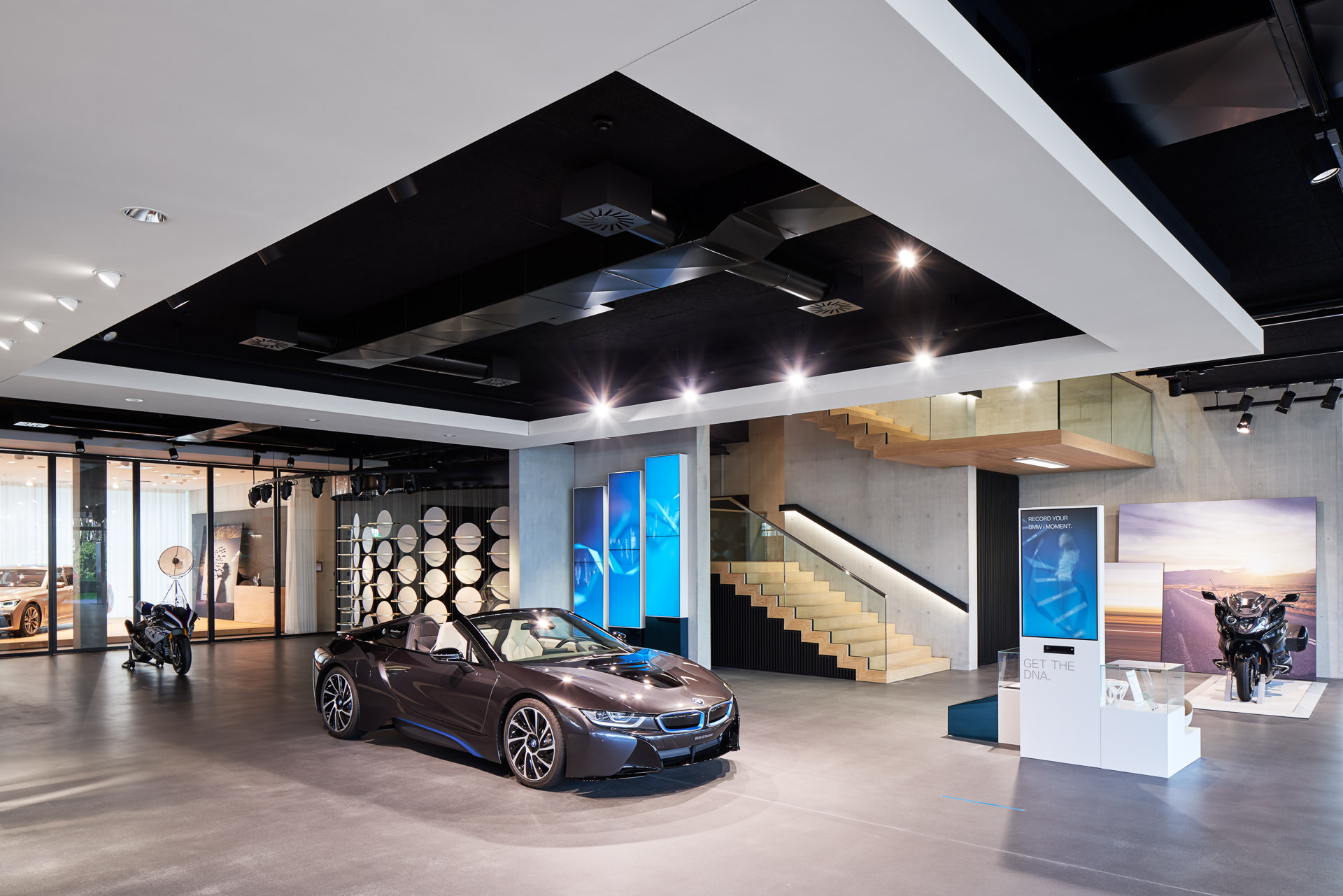 Design & Interior Photography, Corporate Architecture photographer - Car Showroom