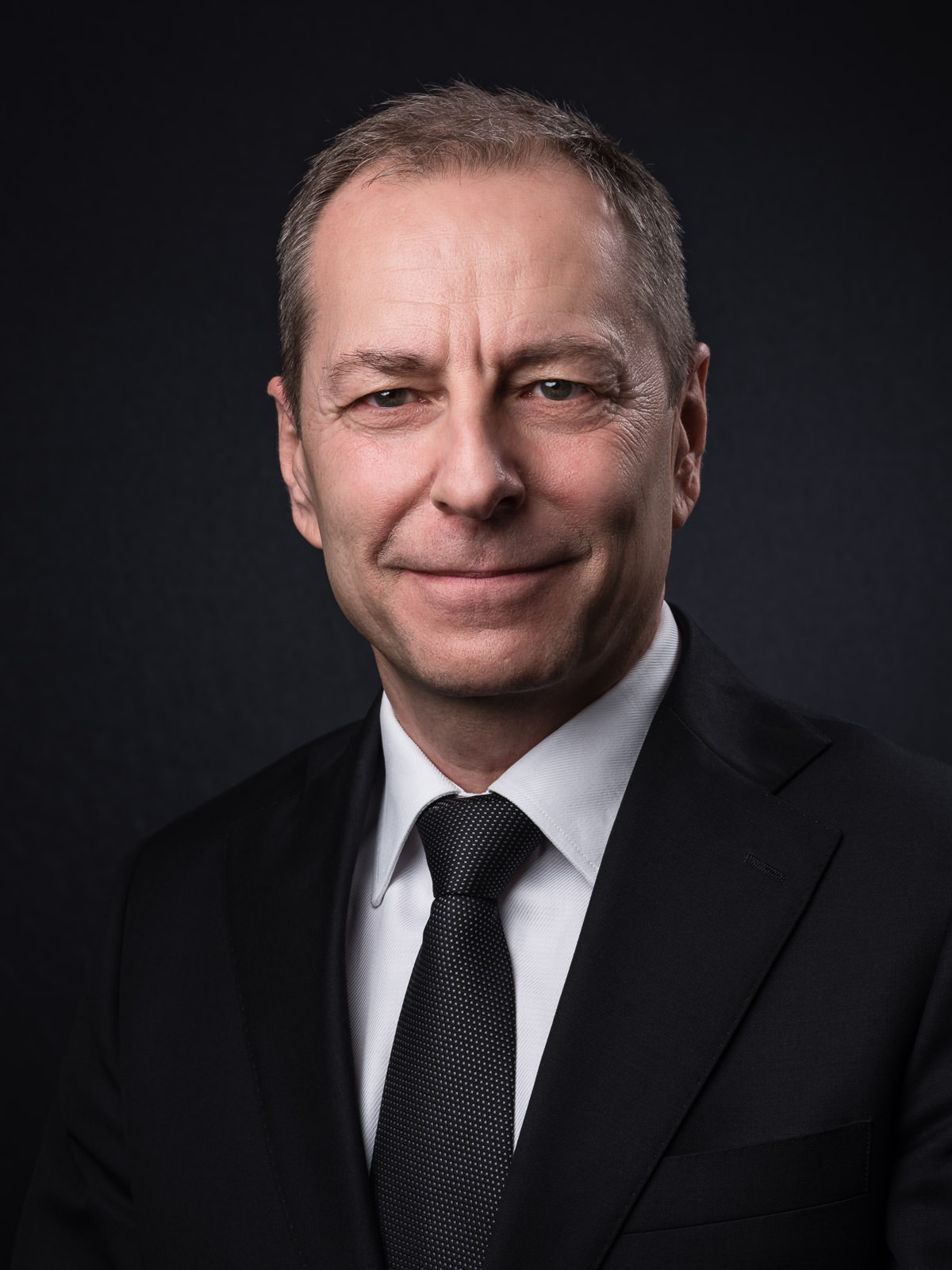 Corporate executive portrait COO for annual report of Aduno.