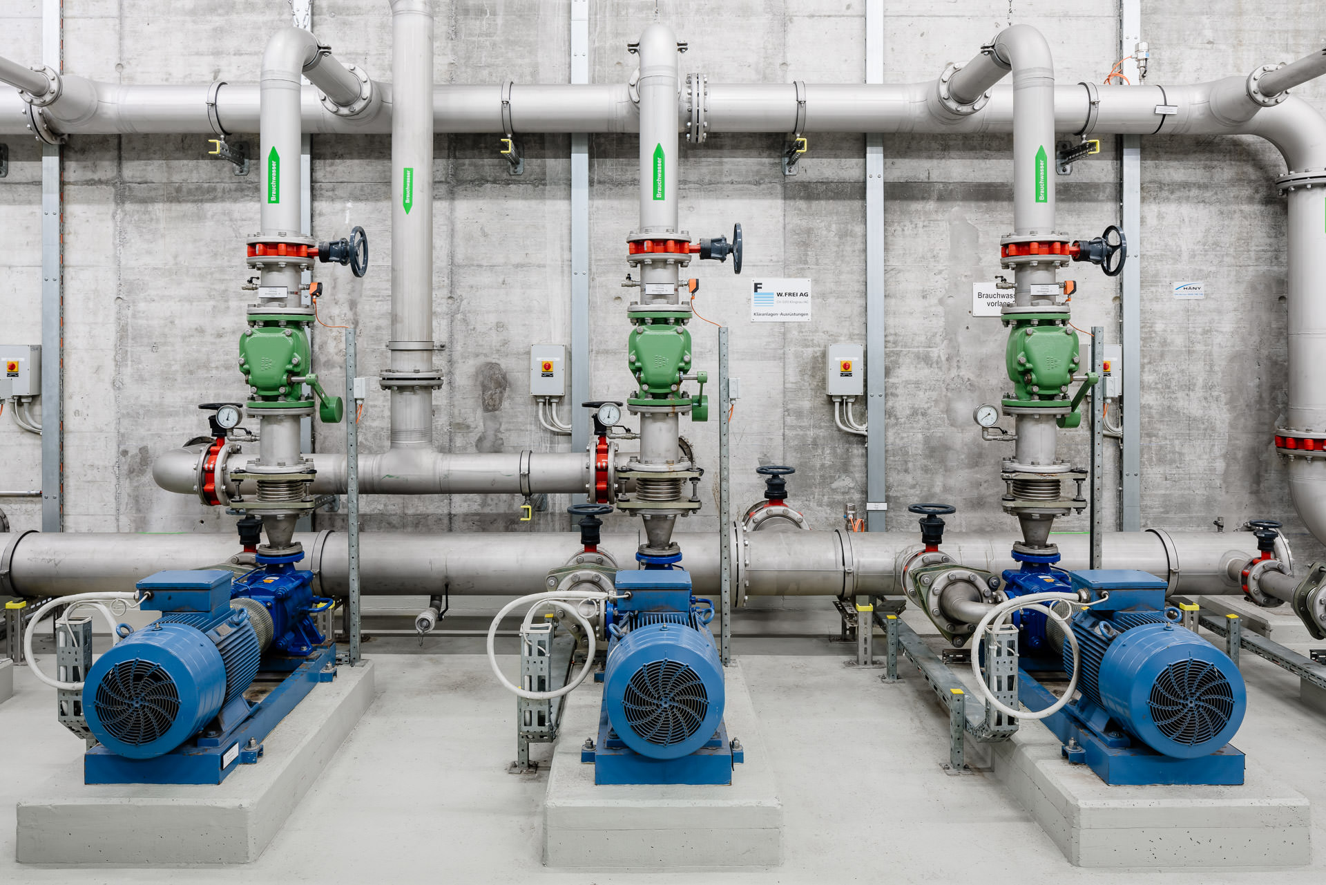 Pipes and pumps in water cleaning savage plant