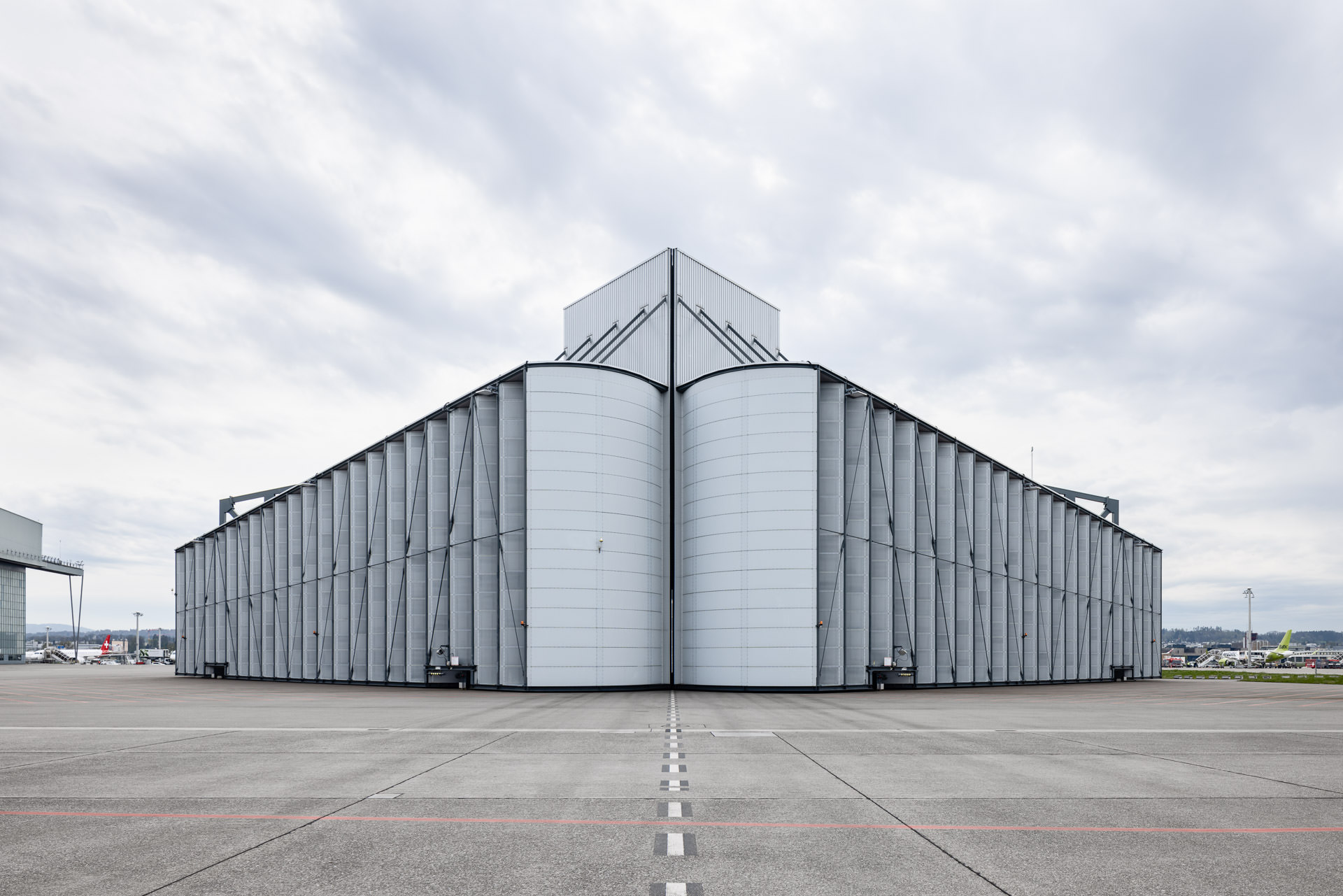 The Silencer - Noise cancelling hangar at Zurich Airport ZRH - Personal Art Photography: Philippe Wiget