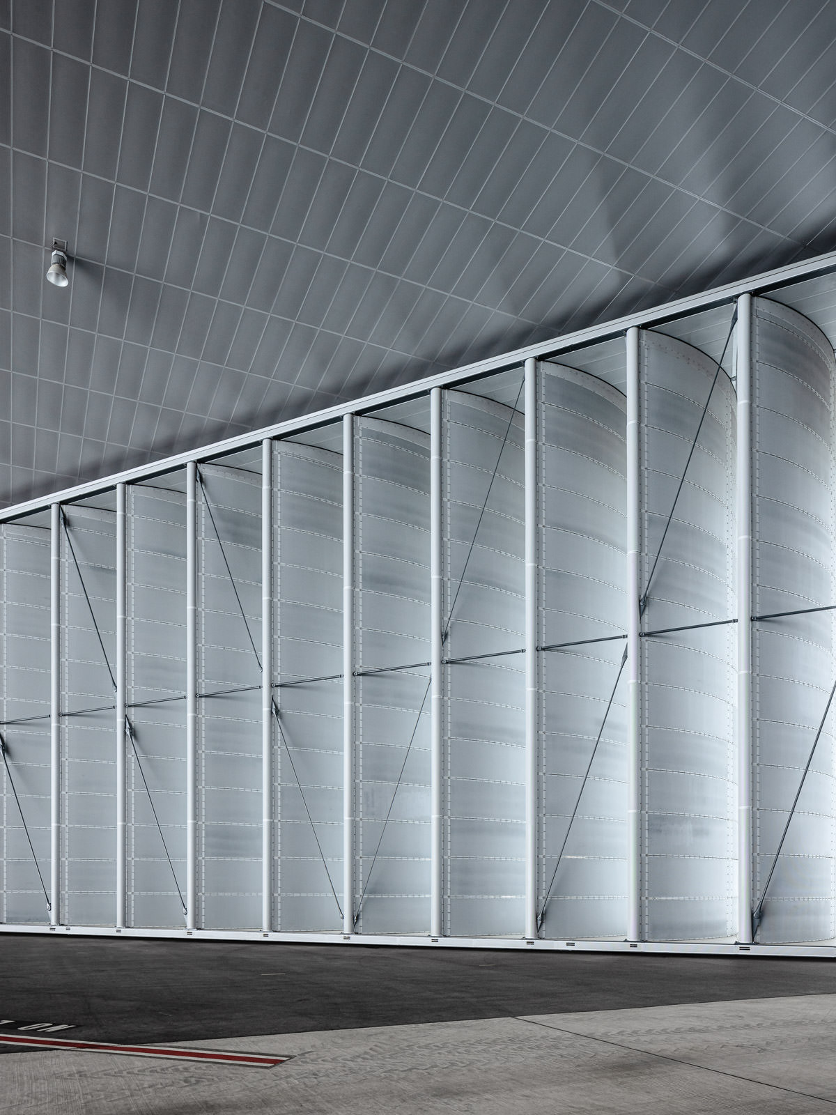 The Silencer - silencing blades of hangar at Zurich Airport ZRH - Photo: Philippe Wiget