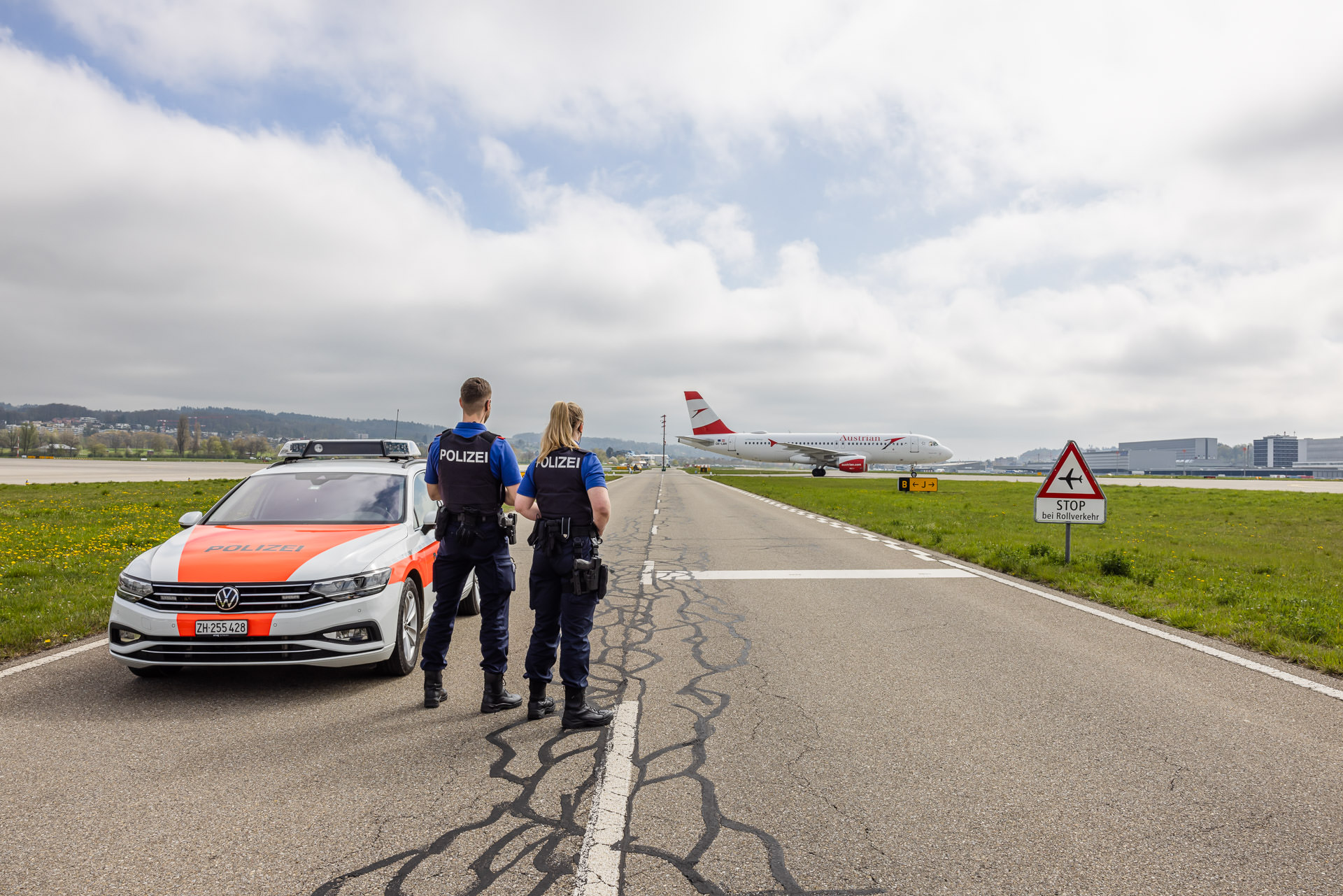 Police for security and safety at Zurich Airport