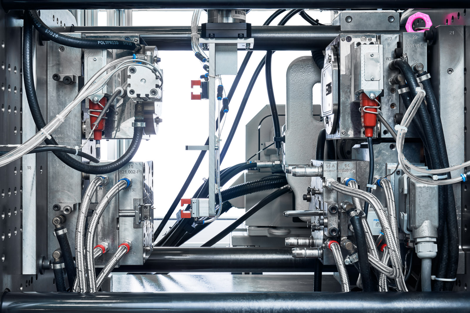 Industry - Industrial, science & technology photography in production, research & technology contexts. High security and risk environments.