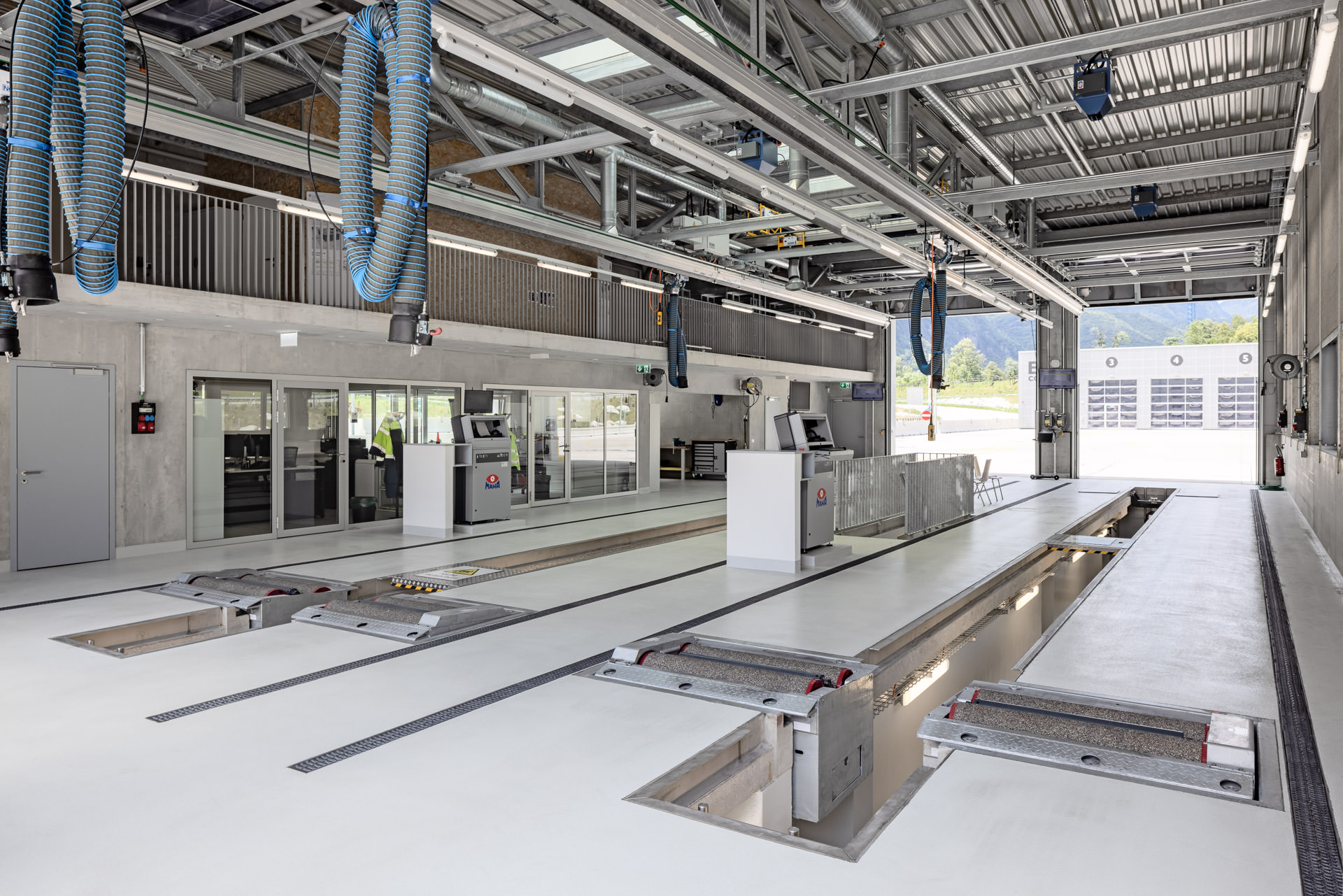 Corporate reportage photography & industrial storytelling - Heavy Vehicle Inspection at Gotthard